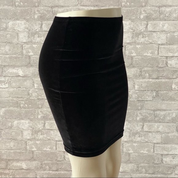 SOLD | American Apparel Black Velvet Mini Skirt - Picture 3 of 16